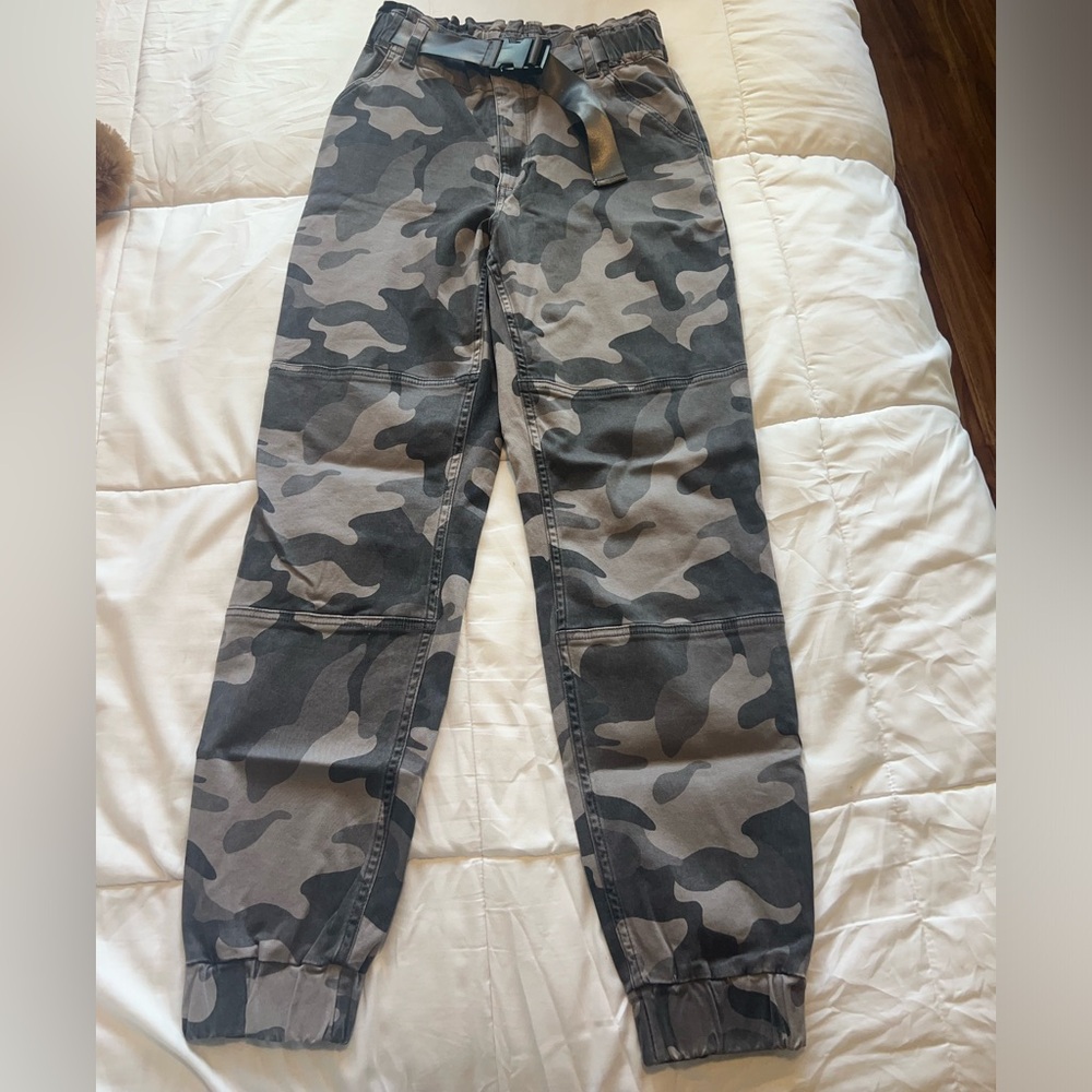 camo stretchy pants